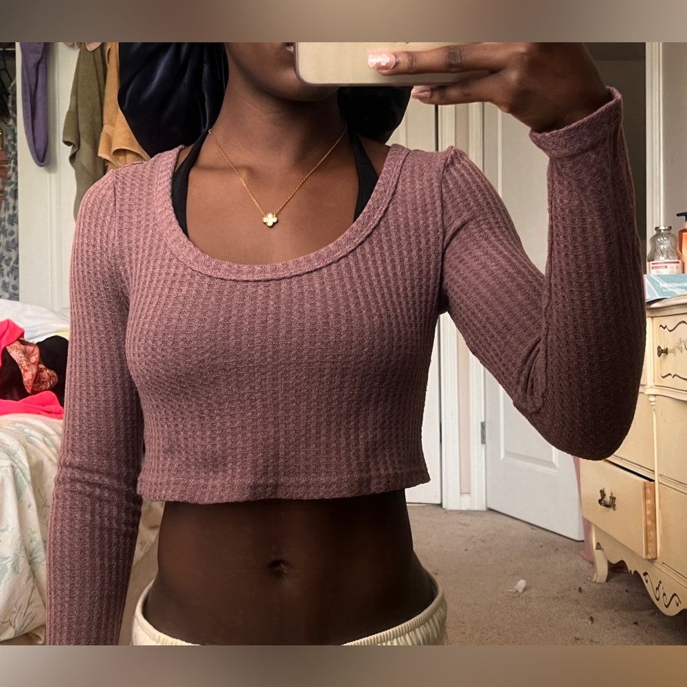 Long sleeve crop top